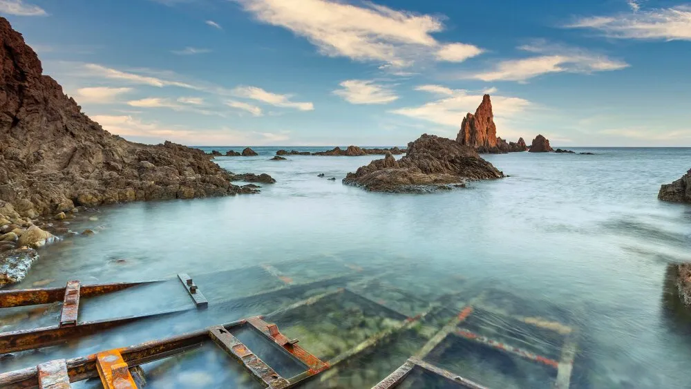 Arrecife de las Sirenas, vulkaniska klippformationer i Cabo de Gata naturpark, Almería